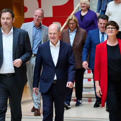 Die SPD im Bundestag will nicht nur das Einkommen sehr reicher Menschen stärker besteuern, sondern auch deren Vermögen. 