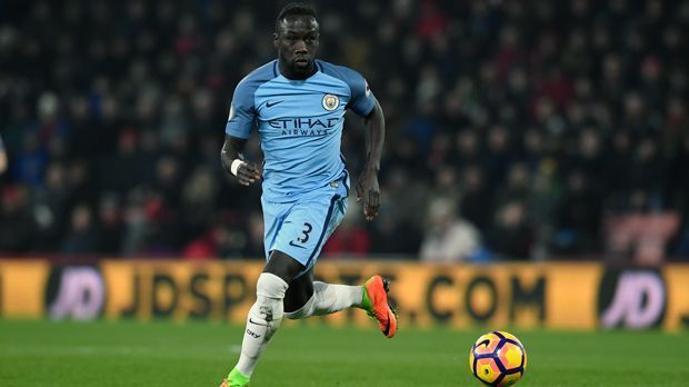 
                <strong>Bacary Sagna</strong><br>
                Bacary SagnaZuletzt bei: Manchester CityAlter: 34 JahrePosition: Rechter VerteidigerIm Gespräch bei: West Ham United
              