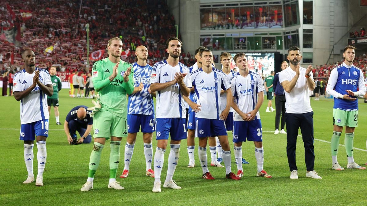 Frust nach der Niederlage bei den Schalker Profis