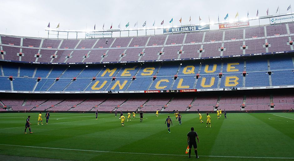 
                <strong>Bitterer Anblick im Camp Nou</strong><br>
                Am 1. Oktober findet in Barcelona ein Referendum über die Unabhängigkeit der Region Katalonien statt - und außerdem das Ligaspiel des FC Barcelona gegen UD Las Palmas. Nachdem es wegen der Abstimmung zu Unruhen in der Stadt gekommen ist, wollen die Barca-Verantwortlichen das Spiel auf einen anderen Tag verlegen. Doch sie haben nicht mit dem spanischen Fußball-Verband gerechnet.
              