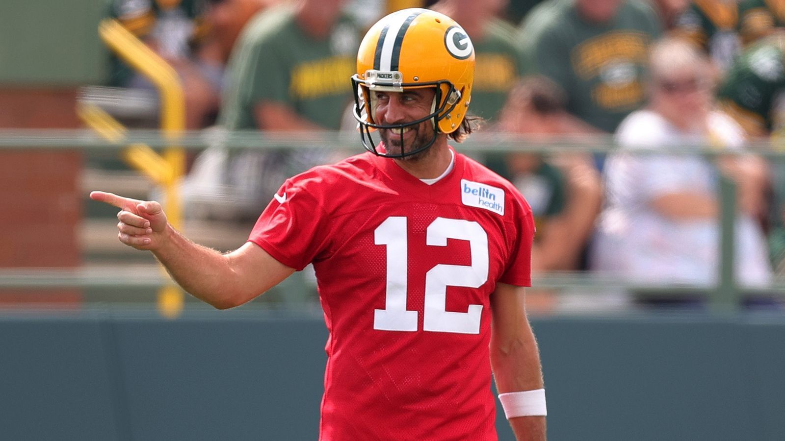 
                <strong>Green Bay Packers - Holt sich Aaron Rodgers zum Abschluss seinen zweiten Titel?</strong><br>
                Es deutet einiges daraufhin, dass Aaron Rodgers seine letzte Saison im Trikot der Green Bay Packers spielt. Gemeinsam mit Davante Adams kündigte der amtierende MVP eine "The last Dance"-Saison á la Michael Jordan an. Die Chicago Bulls um Jordan, Scottie Pippen, Dennis Rodman und Coach Phil Jackson bestritten 1998 ihre letzte gemeinsame Saison und krönten ihre NBA-Dynastie mit einer letzten NBA-Meisterschaft. Zwar gewann Rodgers bislang nur einen einzigen NFL-Titel, jedoch wird er dieses Jahr nochmal alles für einen Erfolg im Super Bowl geben wollen. Verabschiedet er sich mit der Vince-Lombardi-Trophy? 
              
