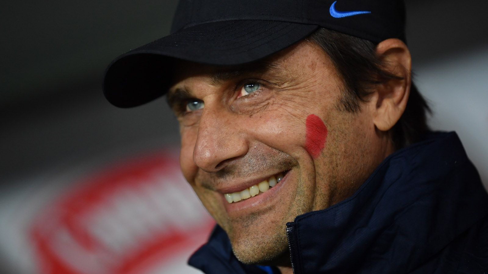 
                <strong>Platz 2: Antonio Conte</strong><br>
                Verdienst: 30 Millionen EuroVerein: Inter MailandVertrag bis: Juni 2022
              