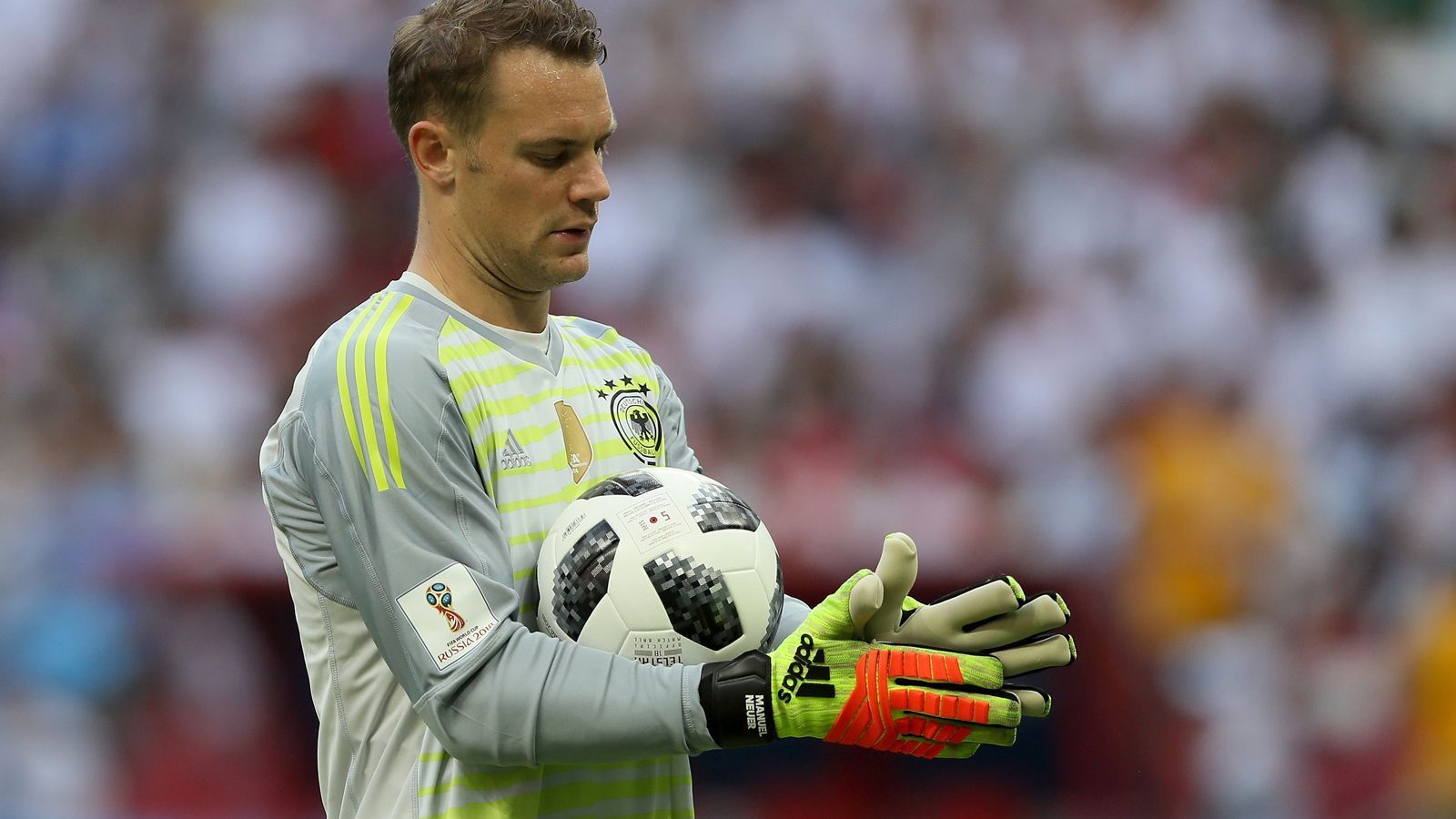 
                <strong>Gewinner: Manuel Neuer</strong><br>
                Er ist zwar der Kapitän des zweiten WM-Cordobas, an ihm liegt das Scheitern aber nicht. Der Keeper ist der einzige, der annähernd zu seinem Niveau findet, verhindert vielmehr noch den einen anderen Gegentreffer.
              