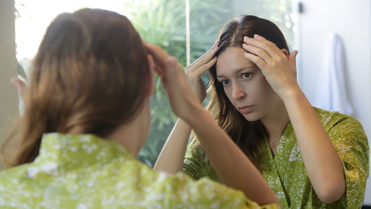 Haarausfall kann die unterschiedlichsten Gründe haben? Meist führt es auf die Gesundheit zurück – wir klären auf!