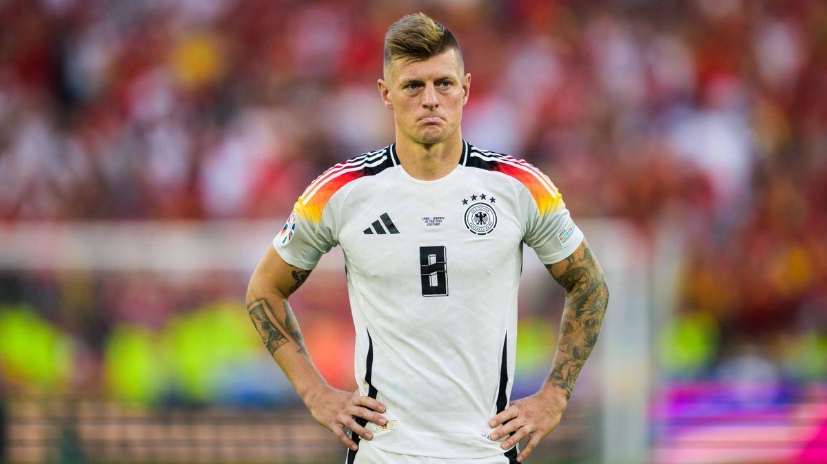 Bilder des Jahres 2024, Sport 07 Juli Sport Themen der Woche KW27 Sport Bilder des Tages 240705 Toni Kroos of Germany looks dejected after the UEFA EURO, EM, Europameisterschaft,Fussball 2024 Footb...