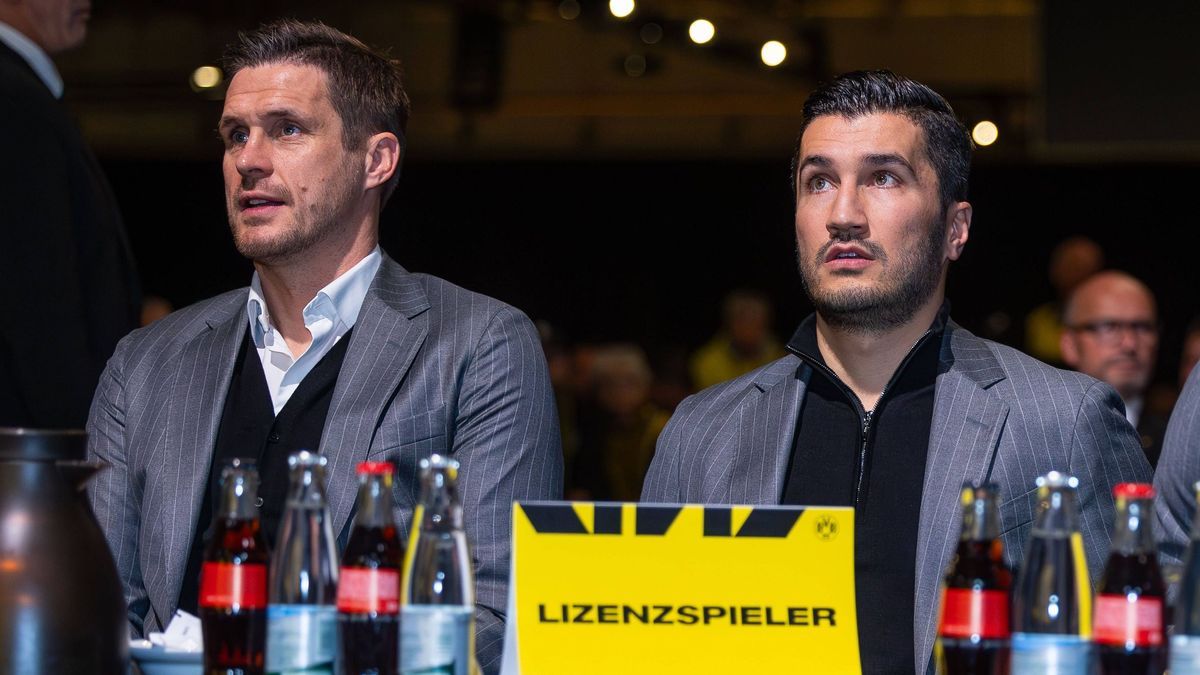 24.11.2024, Fussball, Wirtschaft, Politik, Saison 2024 2025, Mitgliederversammlung Borussia Dortmund, v. l. Sportdirektor Sebastian Kehl (Borussia Dortmund), Trainer Nuri Sahin (Borussia Dortmund),...