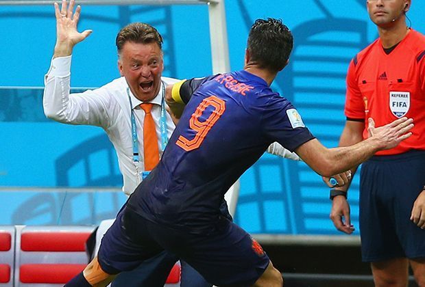 
                <strong>Spanien vs. Niederlande (1:5) - Feierbiest is back</strong><br>
                Das Feierbiest ist zurück! So emotional kennen wir Louis van Gaal sonst nur vom Münchener Rathaus-Balkon.
              