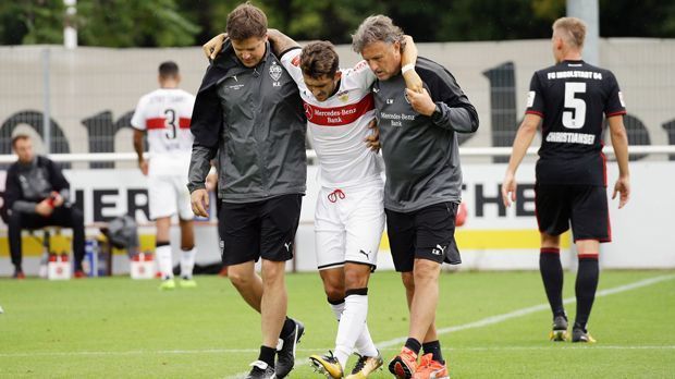 
                <strong>VfB Stuttgart</strong><br>
                Matthias Zimmermann (Kreuzbandriss/Rückkehr wohl im Mai 2018)Carlos Mane (Knie-OP/Rückkehr wohl Mitte Januar 2018)
              