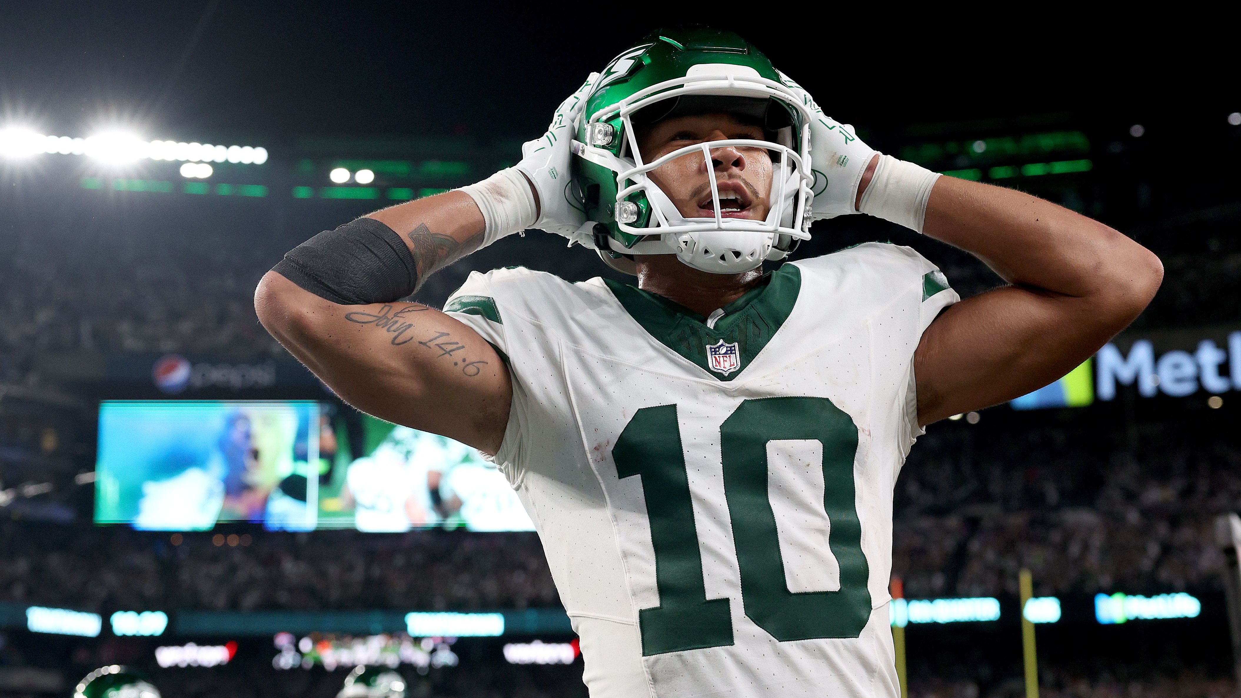 <strong>Platz 31: New York Jets</strong><br>Gefangene Yards: 1.129<br>Bester Receiver: Garrett Wilson (1.042 Yards, 3 Touchdowns)<br>Quarterbacks: Zach Wilson (2.271 Yards, 8 Touchdowns, 12 Spiele), Trevor Siemian (724 Yards, 2 Touchdowns, 5 Spiele)