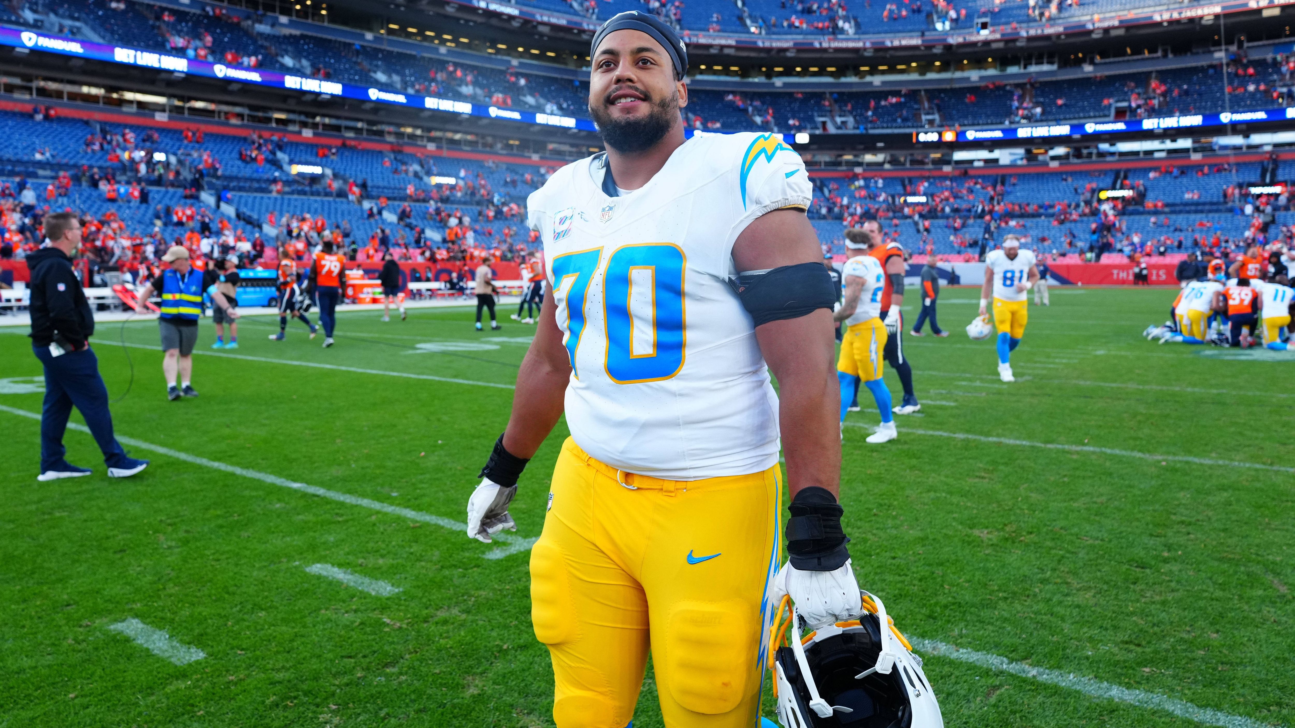 <strong>Offensive Tackle<br></strong>1. Rashawn Slater (Chargers, Foto) - 28,5 Millionen US-Dollar über vier Jahre<br>2. Platz: Tristan Wirfs (Buccaneers) - 28,1 Millionen US-Dollar über fünf Jahre<br>3. Platz: Penei Sewell (Lions) - 28 Millionen US-Dollar über vier Jahre<br>4. Platz: Trent Williams (49ers) - 27,5 Millionen US-Dollar über drei Jahre<br>5. Platz: Christian Darrisaw (Vikings) - 26 Millionen US-Dollar über vier Jahre