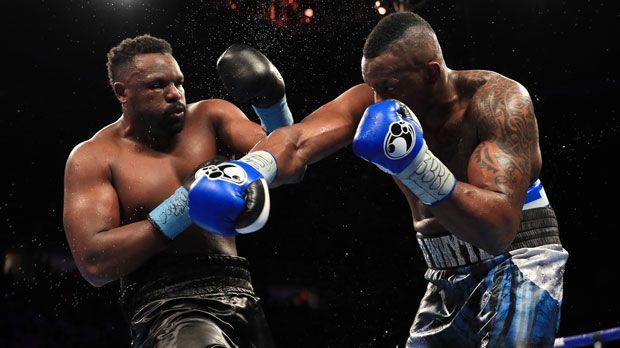 
                <strong>Dereck Chisora vs. Dillian Whyte</strong><br>
                1. Dereck Chisora vs. Dillian Whyte: Dereck Chisora und Dillian Whyte stahlen im Dezember in Manchester sogar Schwergewichts-Champ Anthony Joshua die Show. Die beiden Bad Boys lieferten sich einen temporeichen Schlagabtausch über zwölf Runden, den zahlreiche Experten als Kampf des Jahres werteten.
              