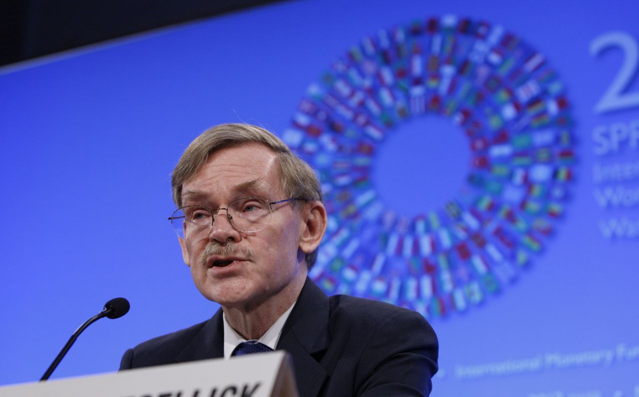 Robert Zoellick (2007 bis 2012) war planmäßig von Anfang Juli 2007 bis Ende Juni 2012 im Amt. Er wurde einstimmig auf Vorschlag des damaligen US-Präsidenten George W. Bush gewählt. Die Amtszeit von dessen eigentlichen Wunschkandidaten, Zoellicks Vorgänger Paul Wolfowitz, fand ein unrühmliches Ende.