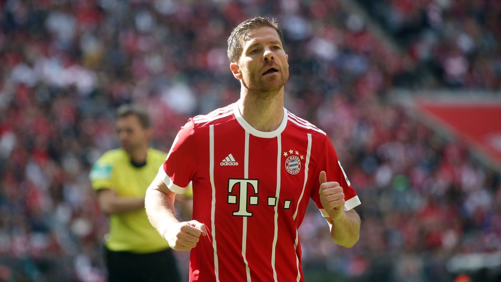 
                <strong>Platz 10: Xabi Alonso (9 Millionen Euro)</strong><br>
                Der spanische Mittelfeldspieler wechselte mit 32 Jahren von Real Madrid zum FC Bayern und avancierte dort zu einem Leistungsträger. In drei Jahren bestritt Alonso 117 Partien und erzielte dabei neun Tore sowie zwölf Vorlagen. 
              