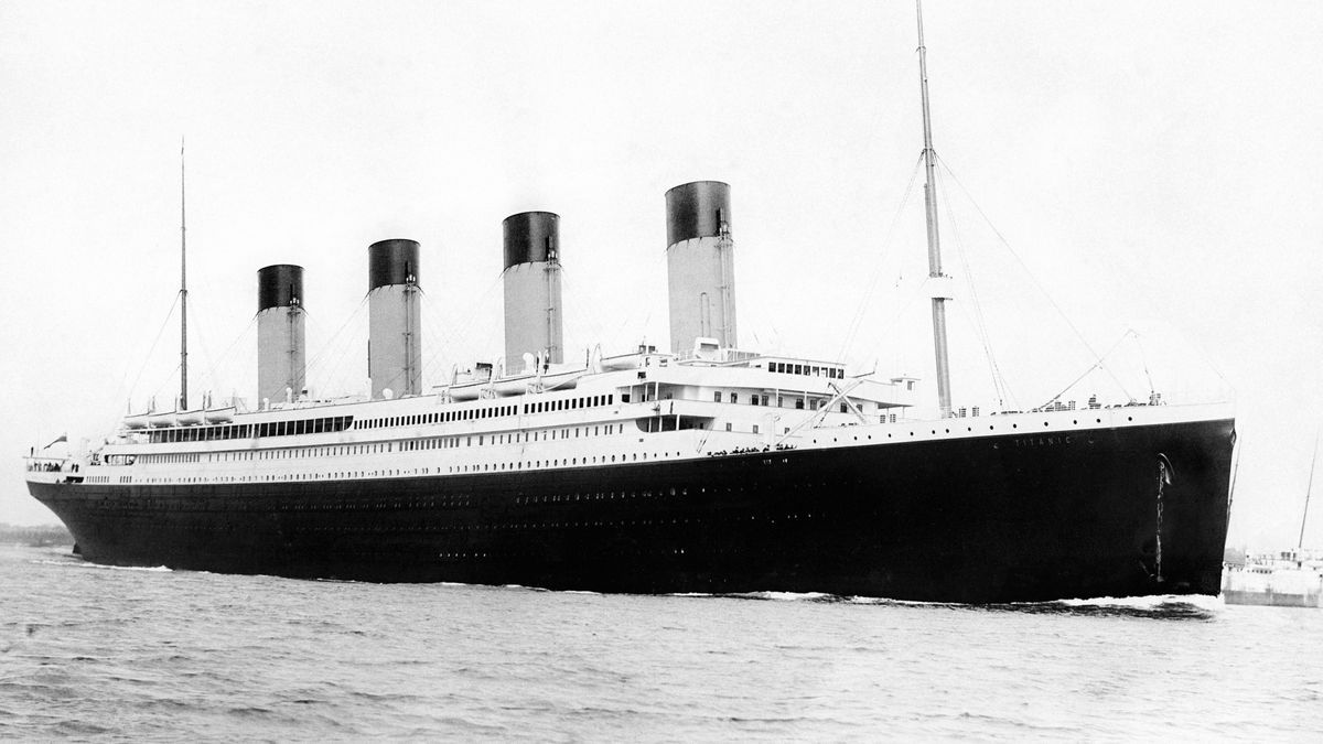 Titanic Schiff
