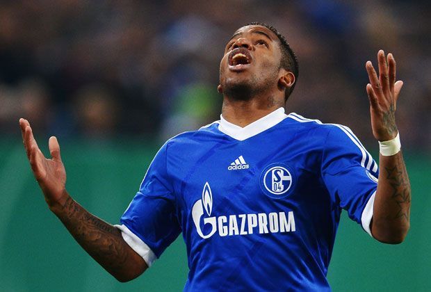 
                <strong>Jefferson Farfan (Schalke 04)</strong><br>
                Schalkes Flügelflitzer bleibt das Sorgenkind der Knappen: Nach einer Knie-OP droht sogar das Hinrunden-Aus. Aber auch Farfans Backups Christian Clemens und Chinedu Obasi (beide Muskelfaserriss) hat es erwischt. Die beiden fehlen aber nur zwei Wochen.
              