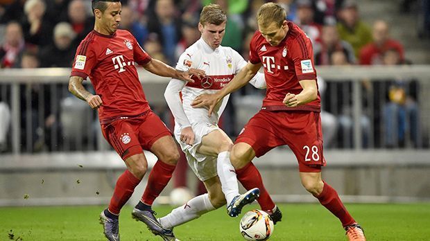 
                <strong>Comeback von Holger Badstuber gegen den VfB Stuttgart</strong><br>
                Die Partie ist bereits entschieden, als die Nummer 28 endlich wieder eingreifen darf. Die nüchterne Bilanz: drei Zweikämpfe, alle gewonnen. 20 Pässe, 15 davon angekommen. Die emotionale Bilanz Badstubers nach der Einwechslung und dem Riesen-Jubel der Fans gegenüber "Sky": "Das ist überragend, eine ganz tolle Geste für mich, das geht einfach unter die Haut."
              