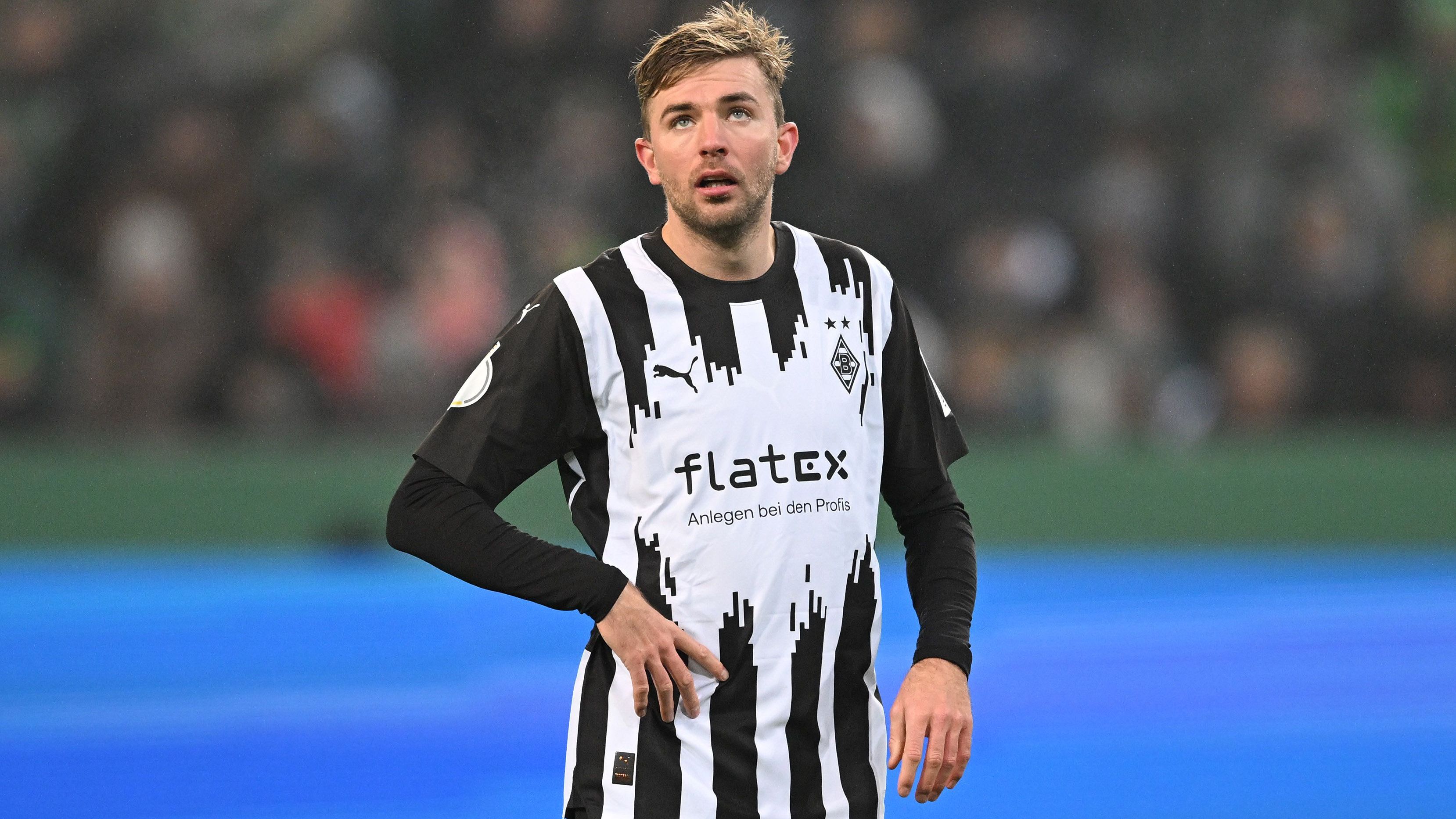 <strong>Christoph Kramer (zuletzt Borussia Mönchengladbach)</strong><br>Mit dem langjährigen Gladbacher Christoph Kramer löste zuletzt ein Weltmeister von 2014 seinen Vertrag in der Bundesliga auf. Nach tränenreichem Abschied ist die sportliche Zukunft des 33-Jährigen nun erst einmal offen.&nbsp;