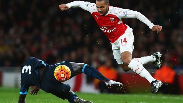 
                <strong>Abwehr: Bacary Sagna</strong><br>
                Bacary Sagna: Offenbarte an alter Wirkungsstätte Probleme mit dem agilen Walcott. War beim 0:1 viel zu weit weg vom Mann. Nach vorne gelang wenig. ABER: Legte Toure das 1:2 auf. ran-Note: 5
              