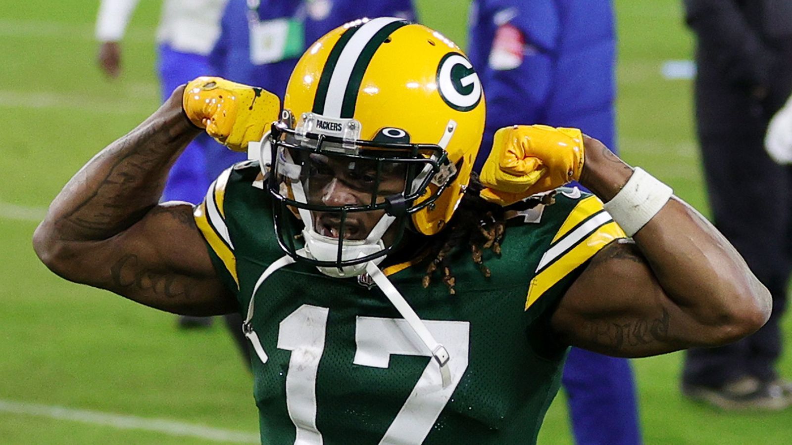 
                <strong>1. Davante Adams (Green Bay Packers)</strong><br>
                Mehr als die Hälfte aller von ESPN befragten Experten stimmten für Davante Adams als Nummer-1-Receiver der NFL. Im Alter von 28 Jahren bewies Adams, dass er ein kompletter Receiver ist und bildete mit Quarterback Aaron Rodgers das Herz der Packers-Offense. "Er hat richtig viele Plays gemacht, ist im richtigen Moment gestartet, konnte sich immer wieder freilaufen", sagte ein AFC-Coach: "Er hat einen großen Catch-Radius und schafft immer wieder Yards nach dem Catch. Es gibt nichts, was er gerade nicht macht."
              