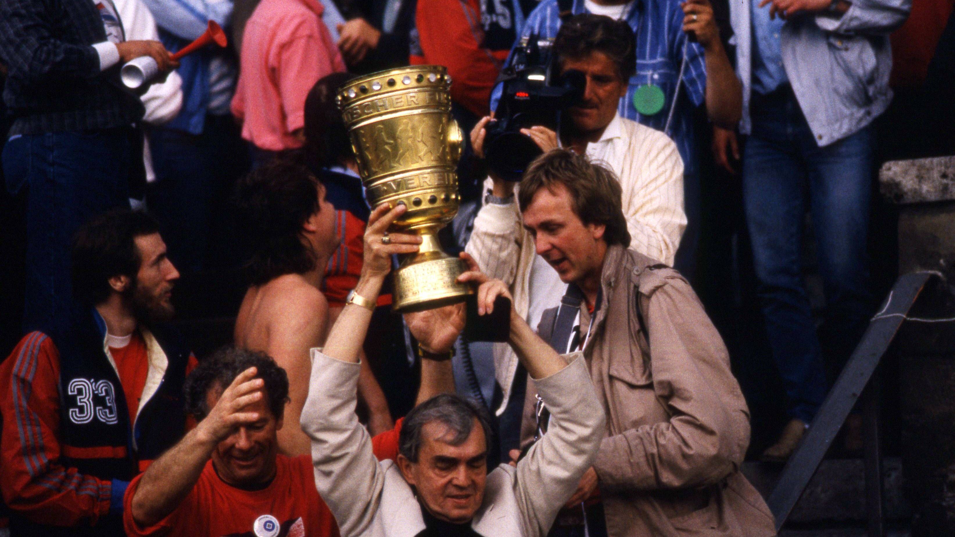<strong>Ernst Happel (Hamburger SV)</strong><br>Im Sommer wollte Happel österreichischer Nationaltrainer werden. Vorher führte er den HSV allerdings noch zur Vizemeisterschaft und zum Gewinn des DFB-Pokal - der letzte Titel bis heute.