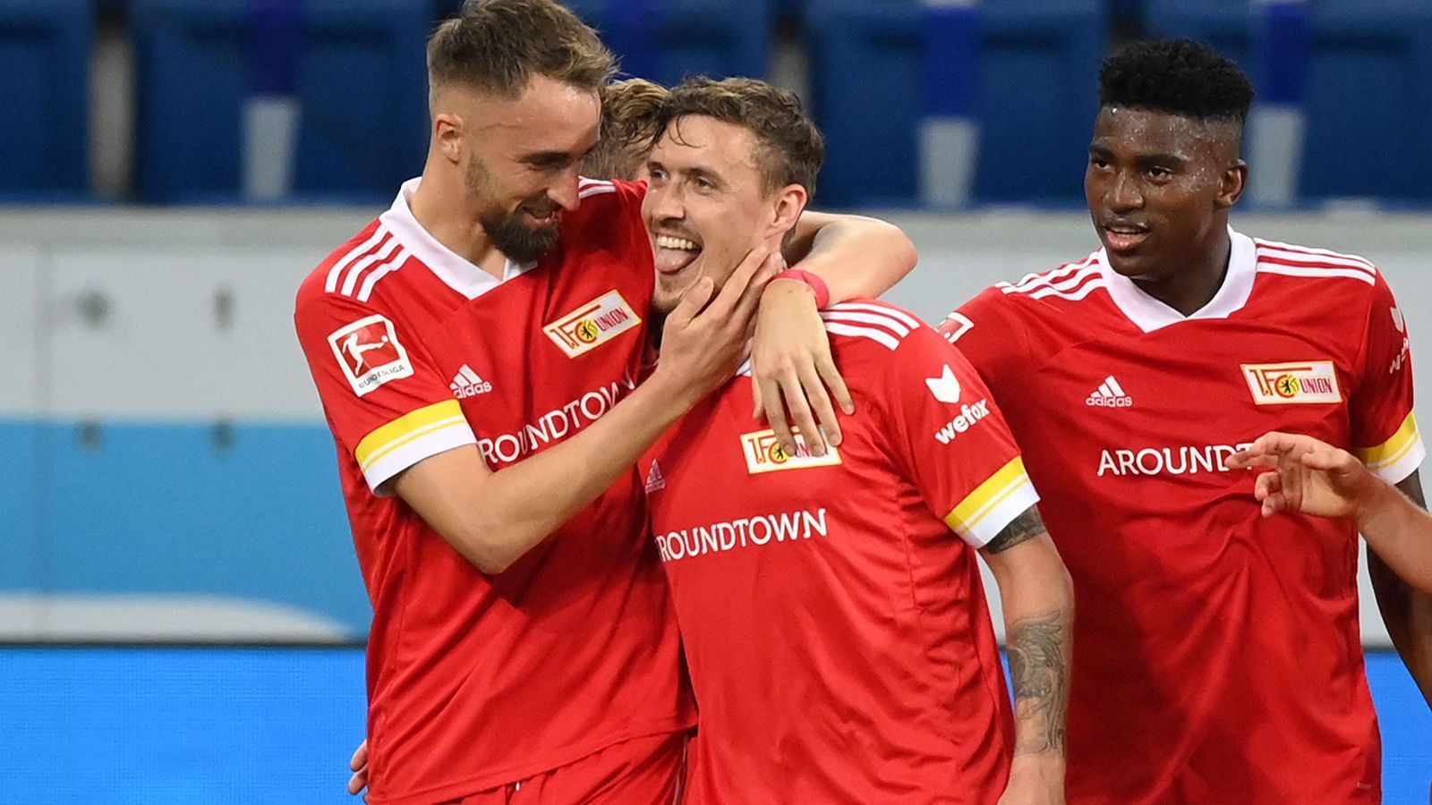 
                <strong>Union Berlin</strong><br>
                Auch die Eisernen finden sich zum Jahreswechsel in ungeahnten Höhen auf einem Europapokalplatz wieder. In Berlin drückt nach den langfristigen Ausfällen von Max Kruse, Joel Pohjanpalo und Anthony Ujah vor allem im Angriff der Schuh. Ob die Berliner die Millionenverluste durch die Pandemie stemmen und auf dem Transfermarkt nachlegen können, ist offen. Gerüchte um neue Stürmer gibt es noch nicht.
              