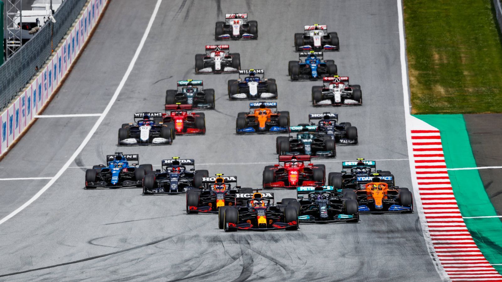 
                <strong>Red Bull RIng (Österreich/Steiermark)</strong><br>
                11. bis 13. Juni: 7. Grand-Prix-Wochenende in Spielberg (Steiermark)
              