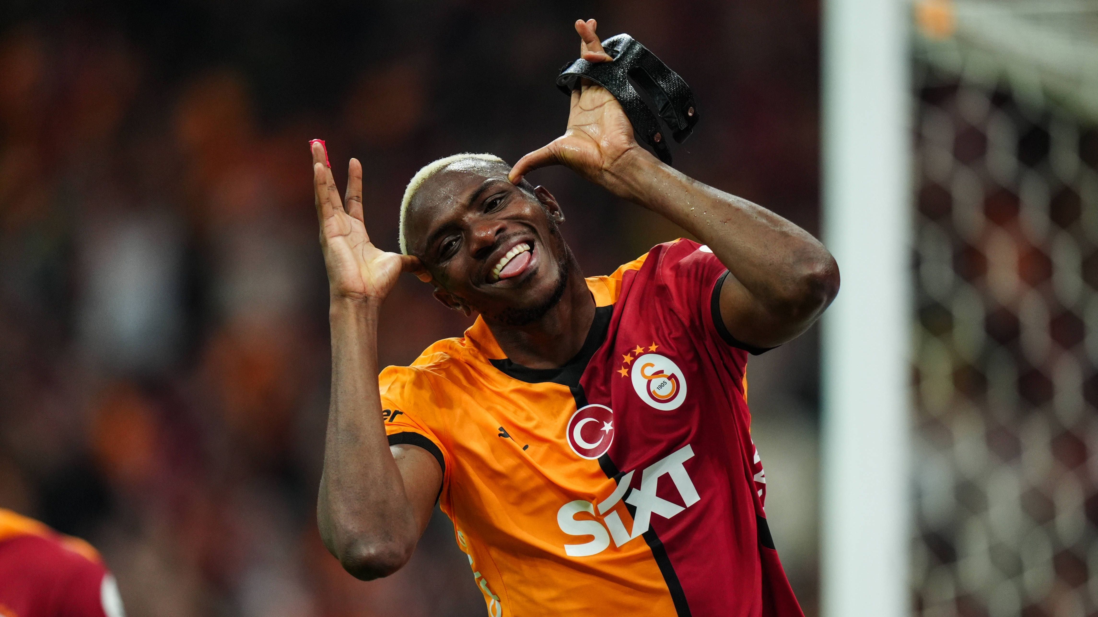 <strong>Victor Osimhen (SSC Neapel)</strong><br><em>Topstürmer Victor Osimhen könnte im Sommer womöglich nach Saudi-Arabien wechseln. Wie Transferexperte Fabrizio Romano berichtet, ist Al-Hilal an einer Verpflichtung des Nigerianers interessiert. Demnach habe der neue Klub von Trainer Simone Inzaghi bereits ein Angebot über 65 Millionen Euro plus fünf Millionen Euro an Boni bei der SSC Neapel hinterlegt ...</em>
