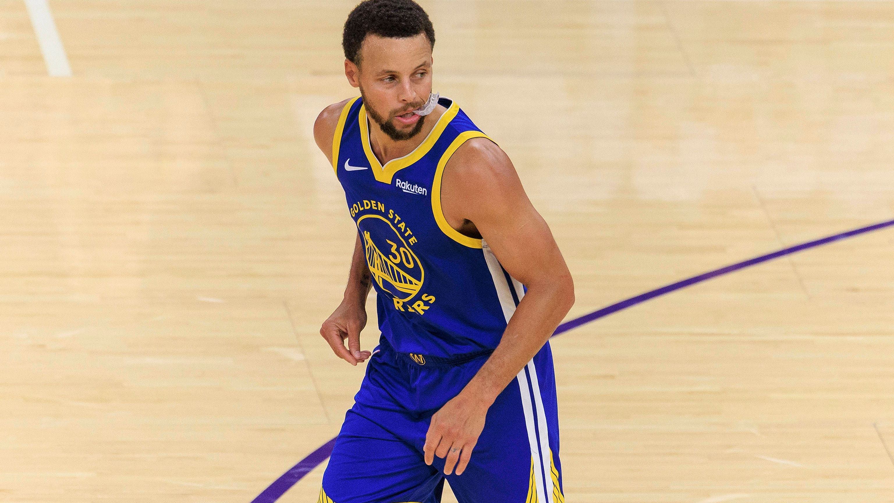 <strong>Platz 9: Stephen Curry (Basketball)</strong><br>Klub: Golden State Warriors<br>Gesamteinnahmen: 102 Millionen Dollar <br>Vertraglicher Verdienst: 52 Millionen Dollar <br>Werbeeinnahmen: 50 Millionen US-Dollar