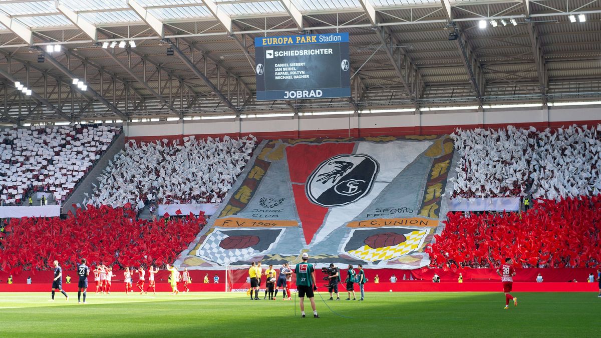 Choreografie Fans SC Freiburg SC Freiburg vs. 1. FC Heidenheim, Fussball, Herren, 1. Bundesliga, 33. Spieltag, Saison 23 24, GER, 11.05.2024, DFL DFB REGULATIONS PROHIBIT ANY USE OF PHOTOGRAPHS AS ...