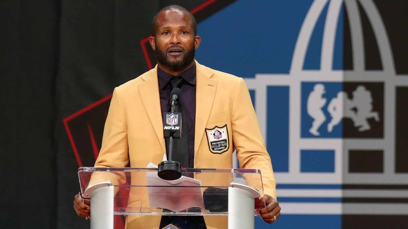 
                <strong>Champ Bailey</strong><br>
                Der frühere Cornerback spielte von 1999 bis 2014 in der NFL für die Washington Redskins, die Denver Broncos und die New Orleans Saints. 2019 wurde er in die Hall of Fame aufgenommen.
              