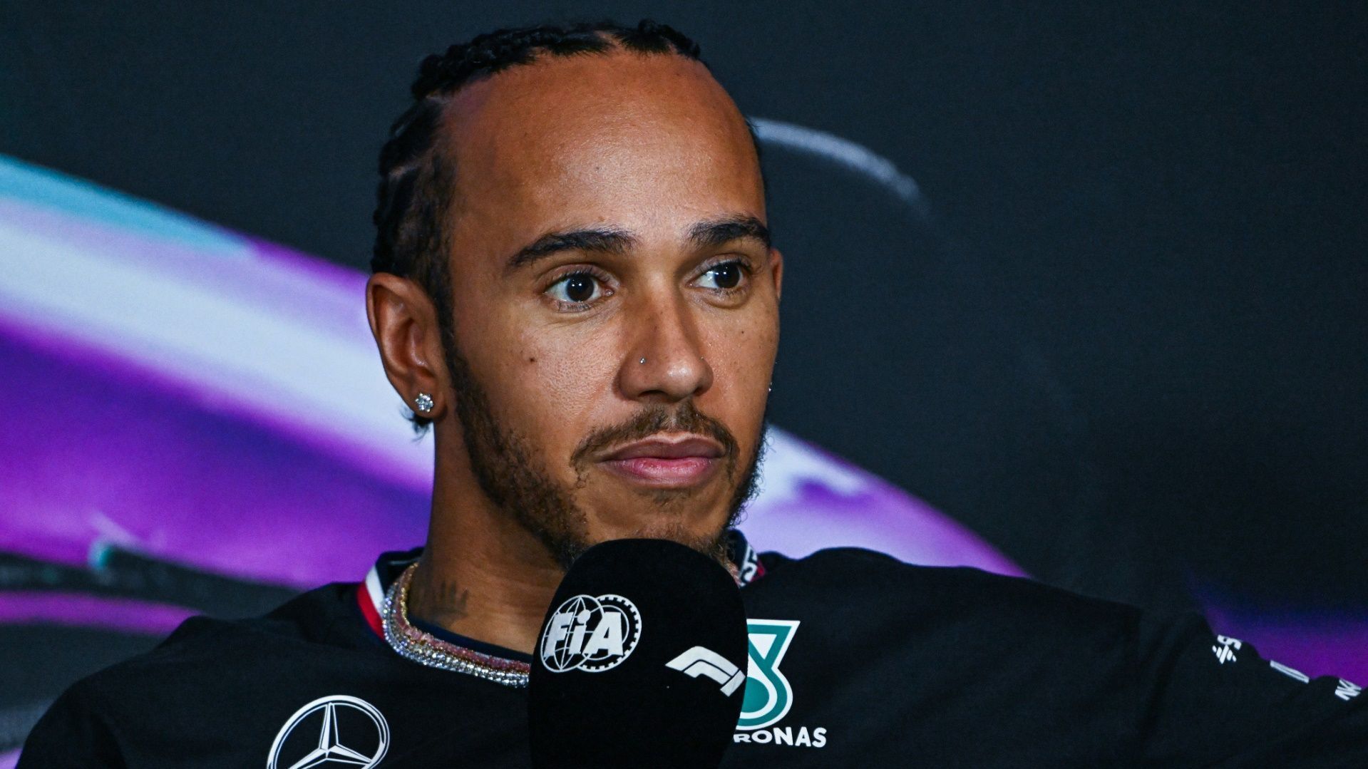 <strong>Platz 21: Lewis Hamilton (Formel 1)</strong><br> Team: Mercedes F1-Team <br>Gesamteinnahmen: 69 Millionen Dollar<br> Vertraglicher Verdienst: 57 Millionen Dollar<br>Werbeeinnahmen: 12 Millionen US-Dollar