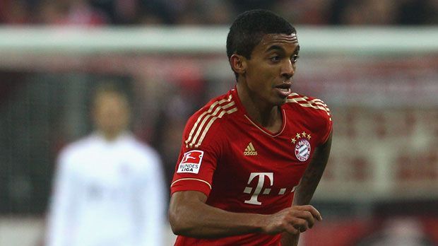 
                <strong>Saison 2010/11 (Trainer Louis van Gaal, Andries Jonker)</strong><br>
                Zugänge: Luiz Gustavo (17 Mio), Andreas Ottl, Toni Kroos, Breno (alle Leih-Ende)Eigene Jugend: David Alaba (wurde im Winter bis zum Saisonende an Hoffenheim ausgeliehen)
              