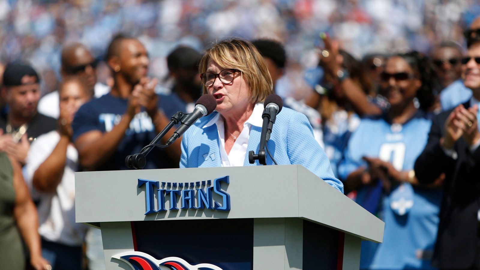 <strong>Platz 26: Amy Adams Strunk - Tennessee Titans</strong><br>
                • Reinvermögen: 2 Milliarden US-Dollar (1,6 Milliarden, +25 %, +0 Plätze)