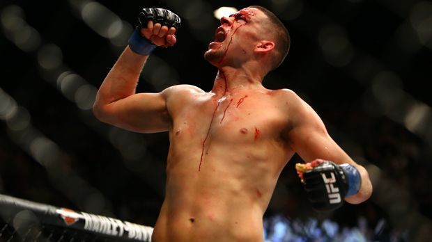 
                <strong>Mc Gregor vs. Diaz</strong><br>
                UFC 196 sorgte für eine spektakuläre Fight Night in Las Vegas: Nate Diaz schockte UFC-Star Conor McGregor bei seinem Debüt im Weltergewicht. Der Ire wurde in der zweiten Runde zum Aufgeben gezwungen. 
              