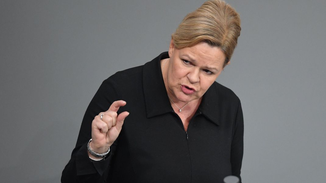 Nancy Faeser (SPD), Bundesinnenministerin, rückt das Geheimtreffen der AfD mit Rechtsextremen in die Nähe der Wannseekonferenz.