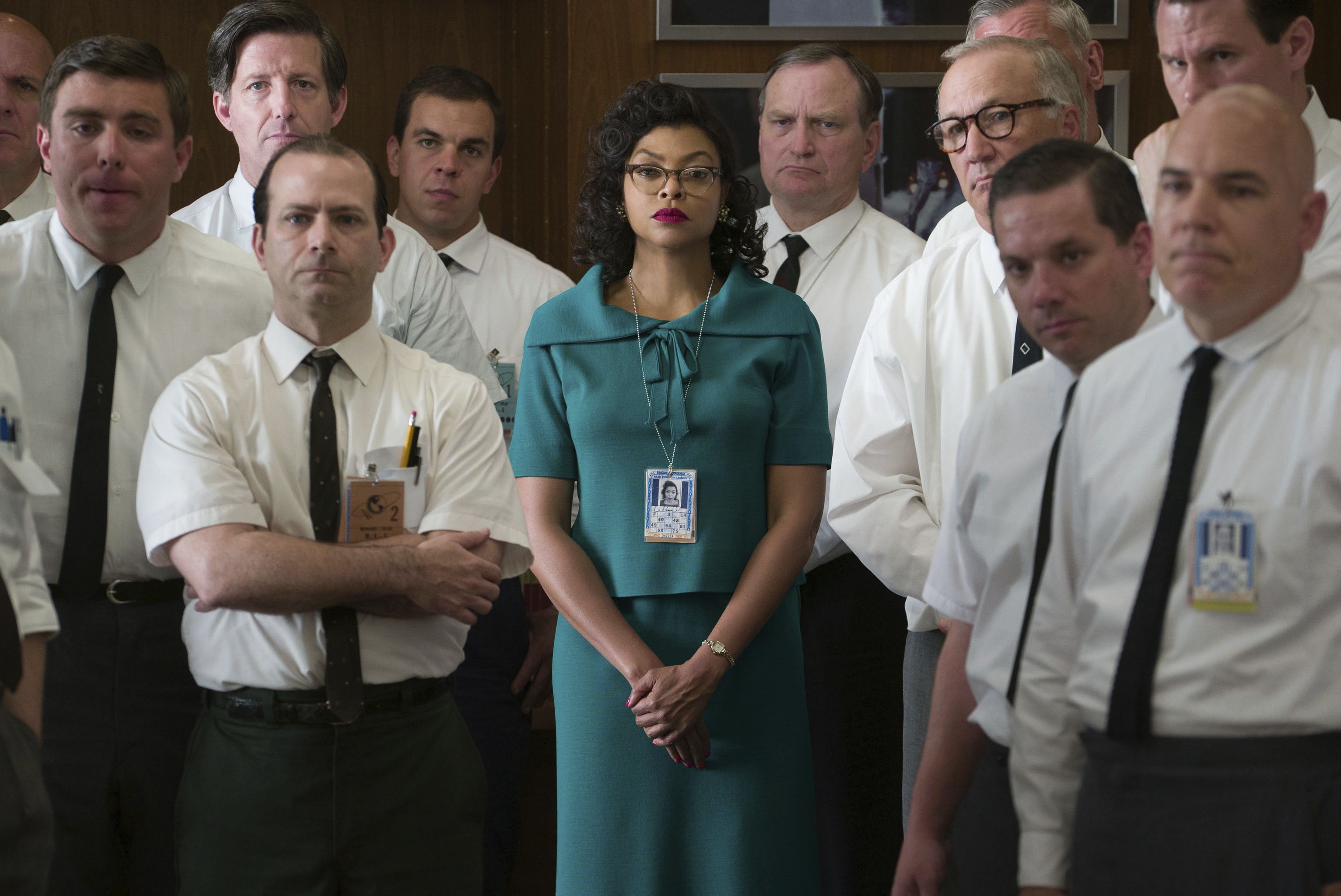 Hidden Figures – Unerkannte Heldinnen (2016): Der Film erzählt von den 3 afroamerikanischen Mathematikerinnen Katherine Johnson, Dorothy Vaughan und Mary Jackson, die maßgeblich am Mercury- und am Apollo-Programm der NASA beteiligt waren. Humorvoll beleuchtet er schwere Themen wie Rassismus und Diskriminierung von Frauen - gerade von schwarzen Frauen.