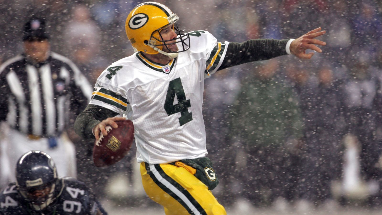 
                <strong>Platz 9: Brett Favre</strong><br>
                Platz 9 (geteilt): Packers-Legende Brett Favre absolvierte 302 Spiele als Quarterback zwischen 1991 und 2010. Favre war für die Atlanta Falcons, die Green Bay Packers, die New York Jets und die Minnesota Vikings aktiv.
              