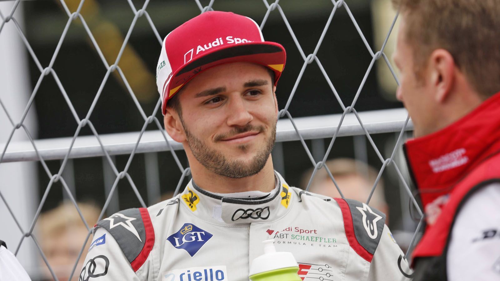 
                <strong>Daniel Abt</strong><br>
                Team: Audi Sport Abt SchaefflerNation: DeutschlandIn der Formel E seit: Saison 2014/2015Bisherige Rennserien: ADAC Formel Masters, Formel 3, GP3-Serie, Formel Renault, GP2-Serie, WEC, ADAC GT Masters
              