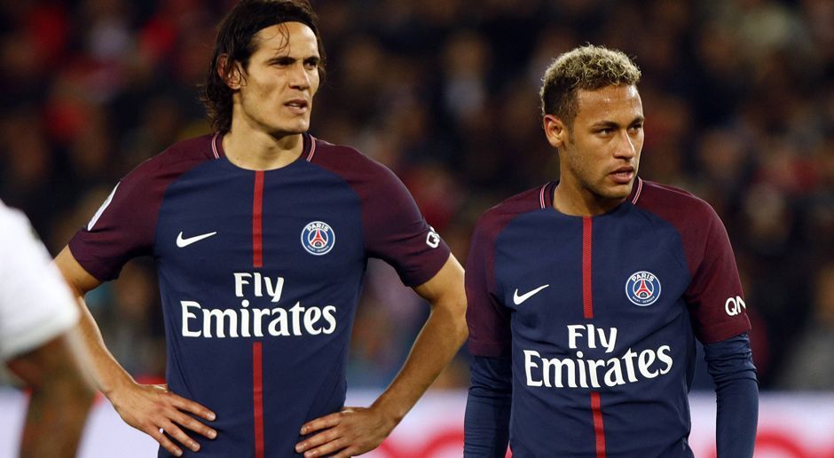 
                <strong>Edinson Cavani und Neymar (Paris St. Germain)</strong><br>
                Edinson Cavani und Neymar. PSG vereinte in dieser Saison, was offenbar nicht zusammen gehört. Schon nach wenigen Spielen krachte es zwischen den beiden Superstars beim Streit um das Vorrecht bei Elfmetern und Freistößen. In der Kabine ist der Streit dann endgültig eskaliert. Angeblich denkt PSG nun darüber nach, Cavani für Neymar zu opfern und den Uruguayer zu verkaufen. Doch die beiden sind nicht die einzigen Teamkollegen im Fußball, die sich heftig gezofft haben. Wir zeigen Teamkollegen, die sich absolut nicht riechen können.
              