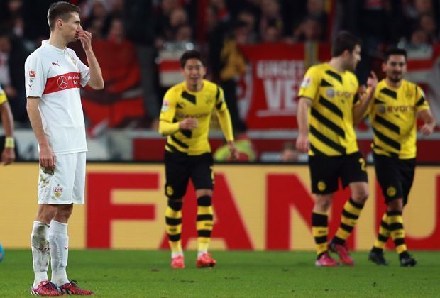 
                <strong>Negativrekord für den VfB</strong><br>
                Neunmal hat der VfB Stuttgart nun schon vergeblich versucht, einen Heimsieg einzufahren - damit stellten die Schwaben ihren Negativrekord ein. Fünf Remis und vier Niederlagen gab es in diesem Zeitraum. Am Freitag setzte es eine 2:3-Pleite gegen den BVB.
              