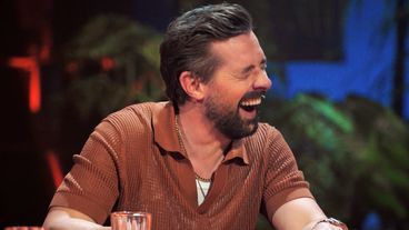 Klaas imitiert H.P. Baxxter und Lary spielt mit dem Feuer