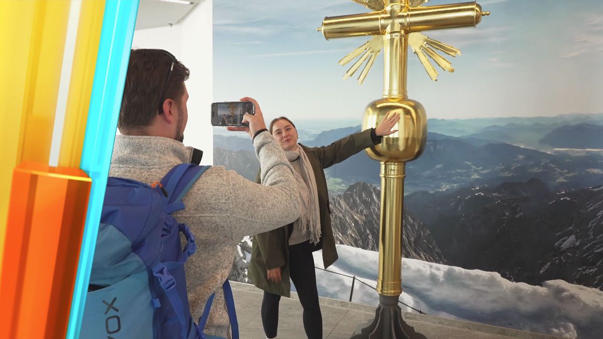 Für sichere Selfies: Fake-Gipfelkreuz auf der Zugspitze