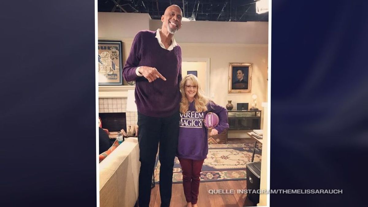 Was für ein Größenunterschied! TBBT-Star Melissa Rauch reicht NBA-Star nur bis zum Bauch