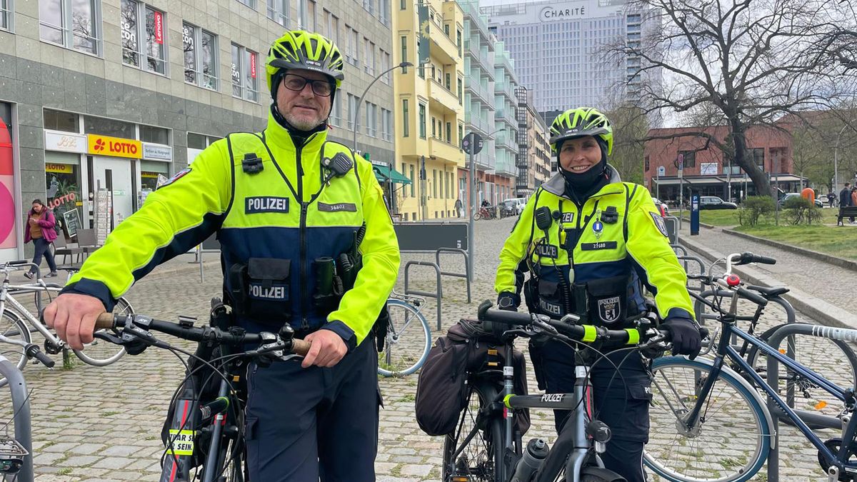Gefährliche Kreuzungen, wenig Einsicht: Alltag der Fahrradstaffel in Berlin