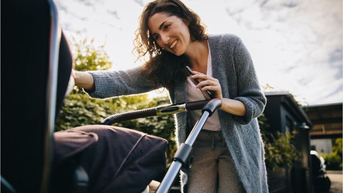 Hitzefalle Kinderwagen: Das müssen Eltern beachten