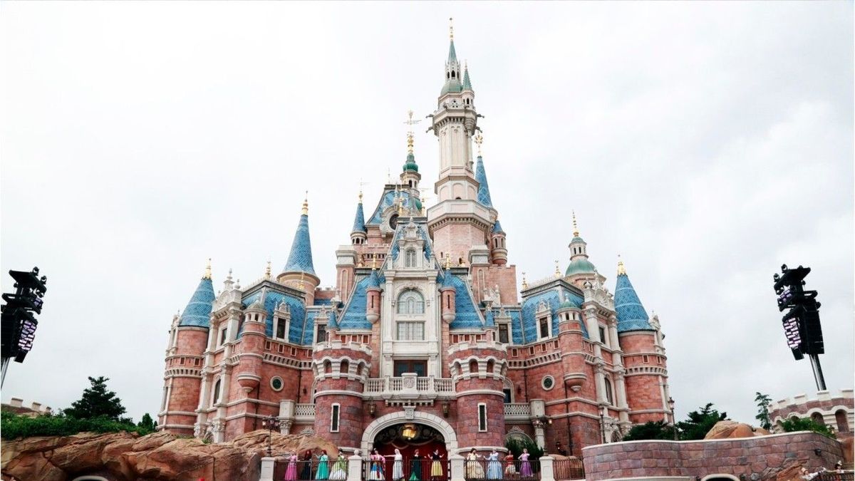 Schlimmste Corona-Welle in China seit Pandemie-Beginn: Disneyland in Shanghai stellt Betrieb ein