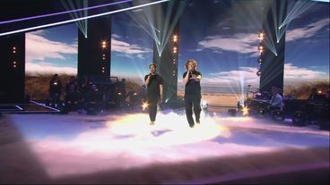 Weltpremiere: Max Giesinger und Michael Schulte mit "More To This Life"