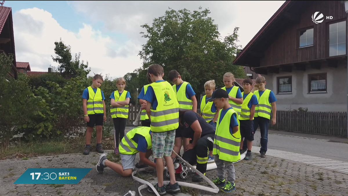 Kinderfeuerwehr in Bayern boomt: Nachwuchs begeistert fürs Ehrenamt