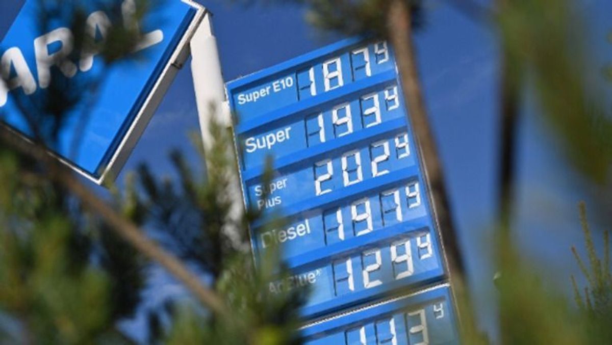 Preise extrem niedrig: Darum sind Benzin und Diesel jetzt so günstig