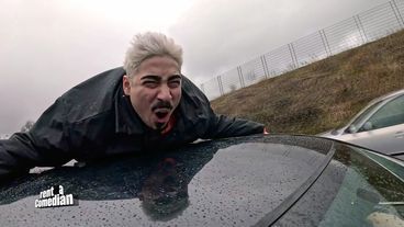 Stets bemüht: Tony Bauer als Stuntman und Janine Michaelsen als Skilehrerin 